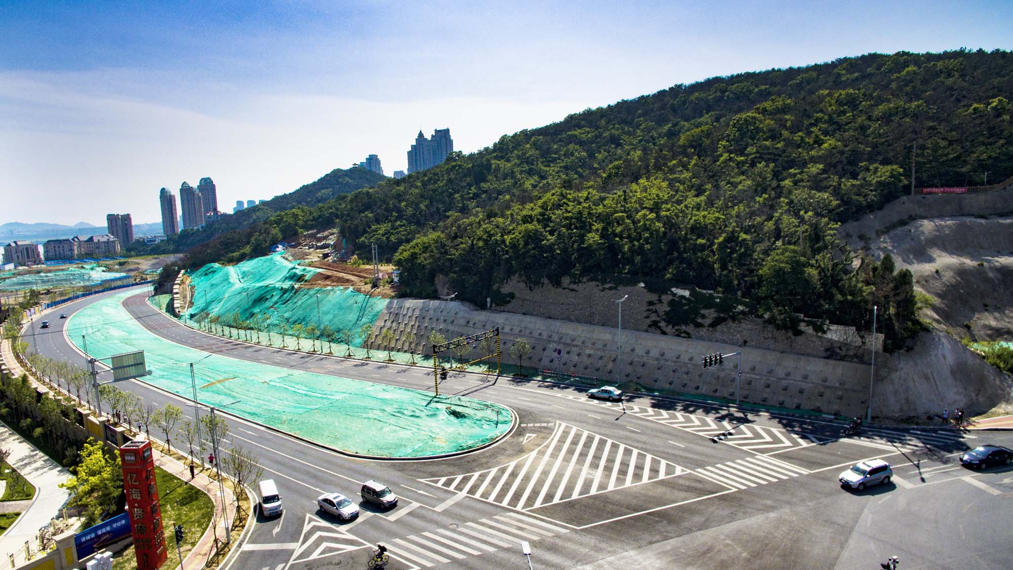 1536063418736034624.jpg DJI_0708南部滨海大道西段(西延伸线)工程-护坡工程支护设计.jpg